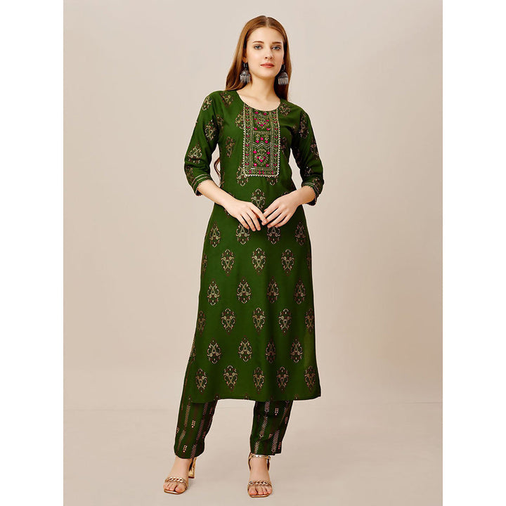 Odette Green Embroidered Rayon Kurta with Pant (Set of 2)