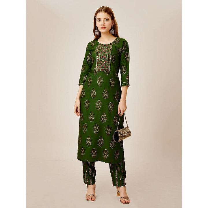 Odette Green Embroidered Rayon Kurta with Pant (Set of 2)