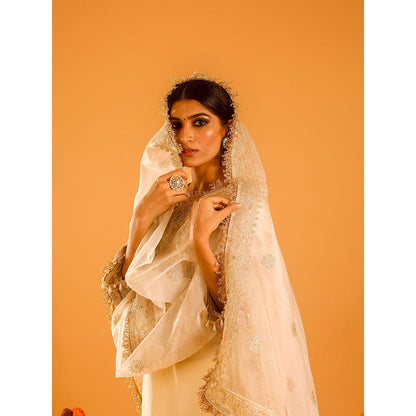 OHH CROW Off White Straight Length Kurta with Pant and Dupatta (Set of 3)