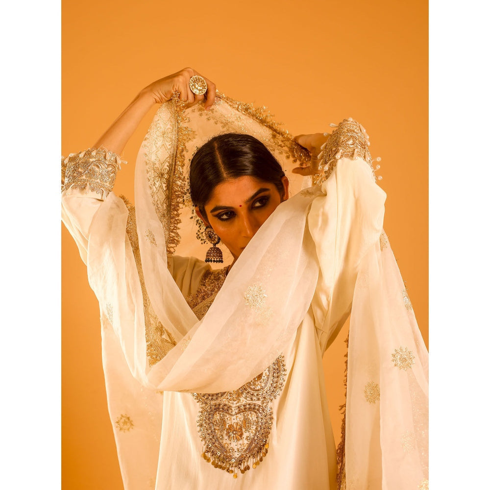 OHH CROW Off White Straight Length Kurta with Pant and Dupatta (Set of 3)