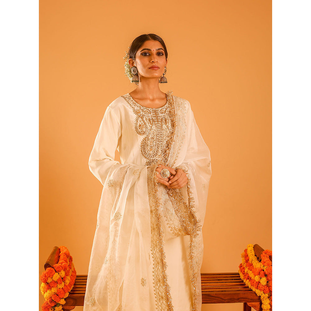 OHH CROW Off White Straight Length Kurta with Pant and Dupatta (Set of 3)