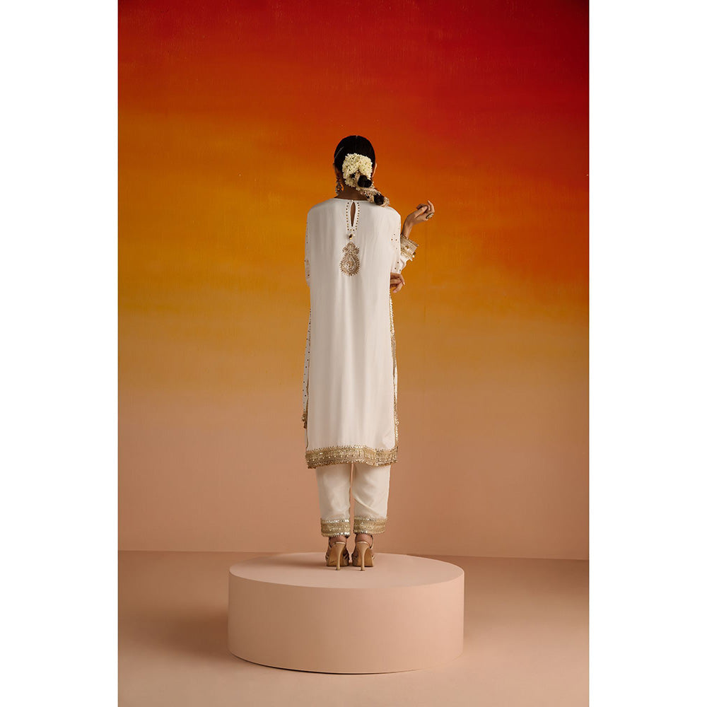 OHH CROW Ivory Embroidered Crepe Kurta with Pant and Dupatta (Set of 3)