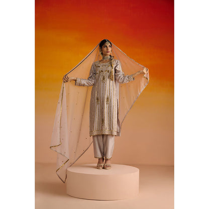 OHH CROW Beige Embroidered Raw Silk Kurta with Pant and Dupatta (Set of 3)