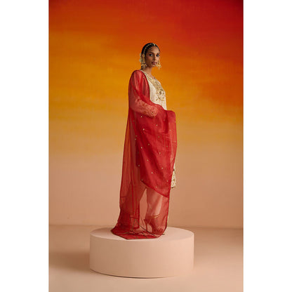 OHH CROW Beige Embroidered Opara Silk Kurta with Pant and Dupatta (Set of 3)