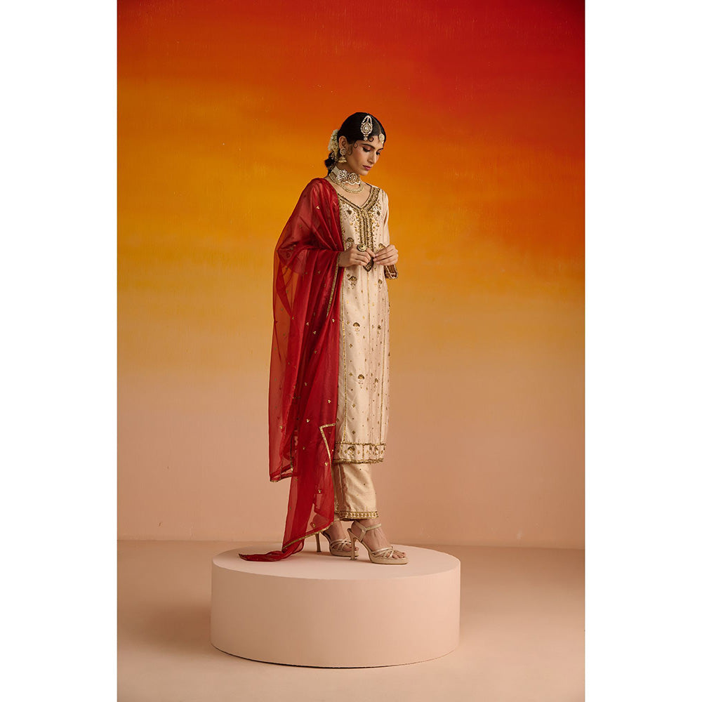 OHH CROW Beige Embroidered Raw Silk Kurta with Pant and Dupatta (Set of 3)