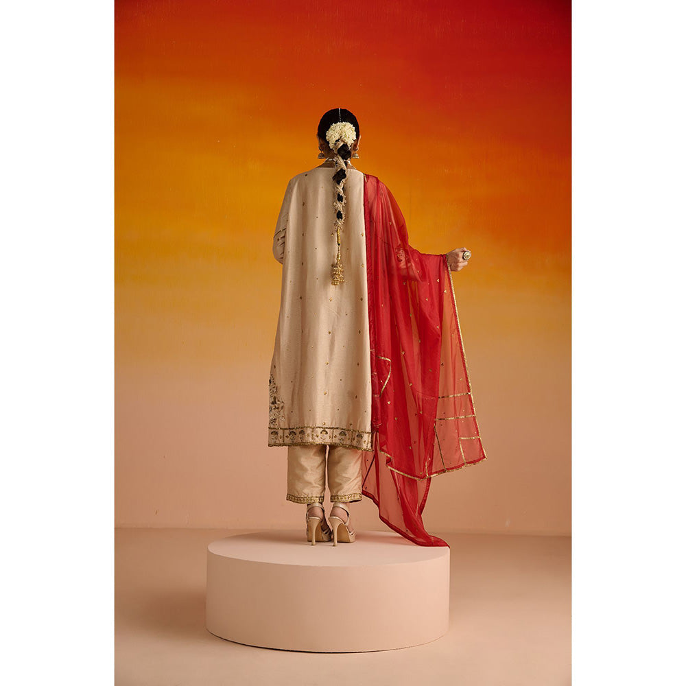 OHH CROW Beige Embroidered Raw Silk Kurta with Pant and Dupatta (Set of 3)