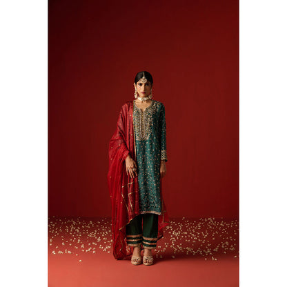 OHH CROW Green Embroidered Opara Silk Kurta with Pant and Dupatta (Set of 3)