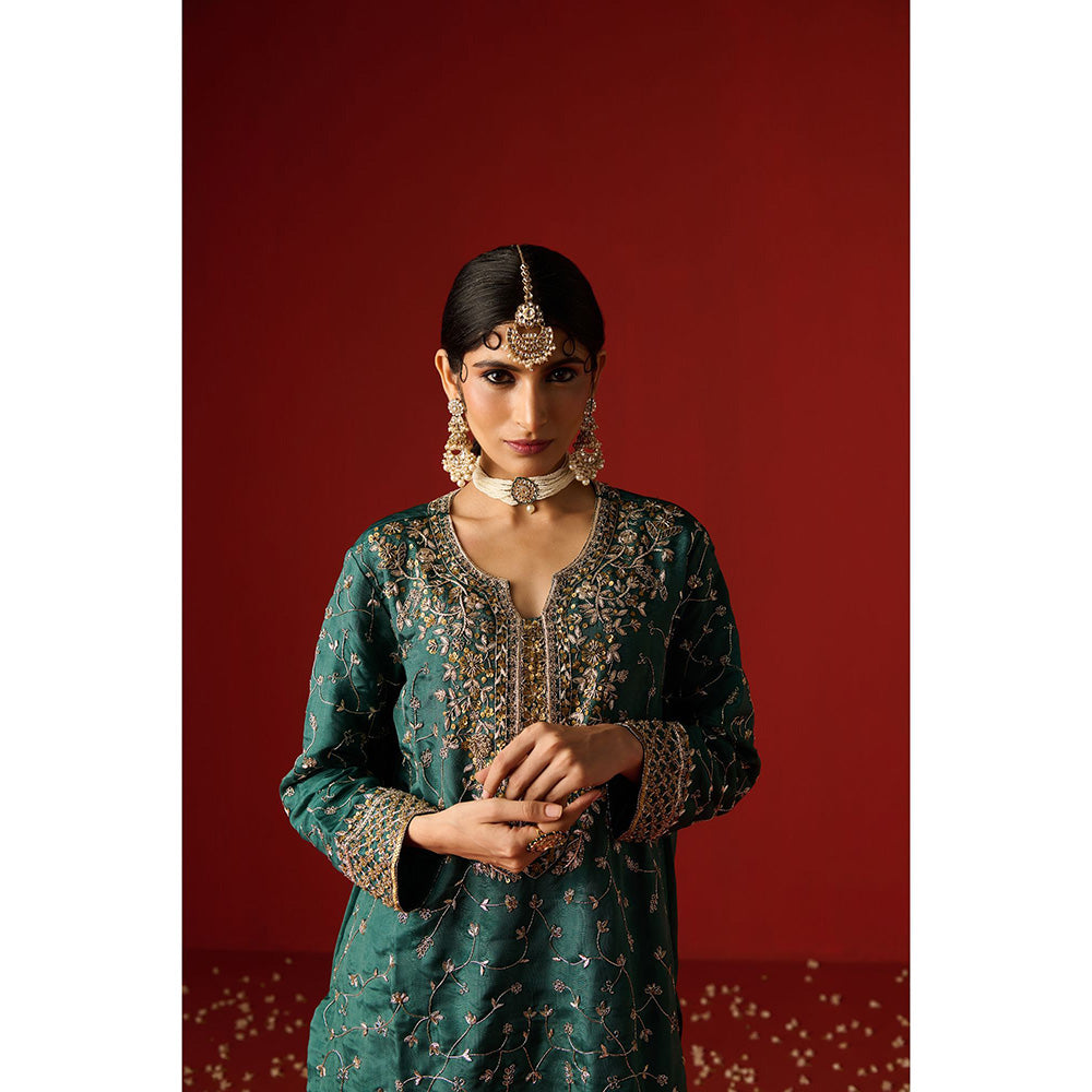 OHH CROW Green Embroidered Opara Silk Kurta with Pant and Dupatta (Set of 3)