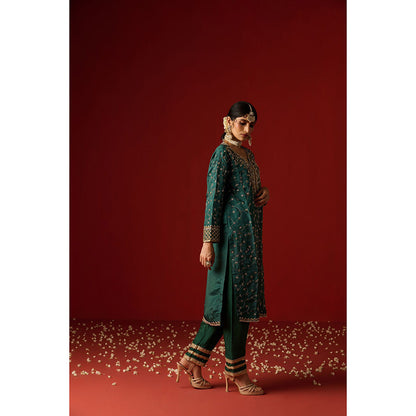 OHH CROW Green Embroidered Opara Silk Kurta with Pant and Dupatta (Set of 3)