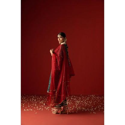 OHH CROW Green Embroidered Opara Silk Kurta with Pant and Dupatta (Set of 3)