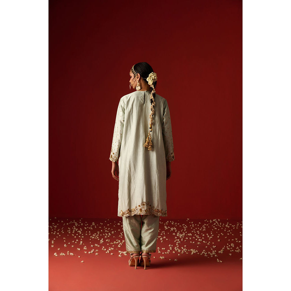 OHH CROW Green Embroidered Raw Silk Kurta with Pant and Dupatta (Set of 3)