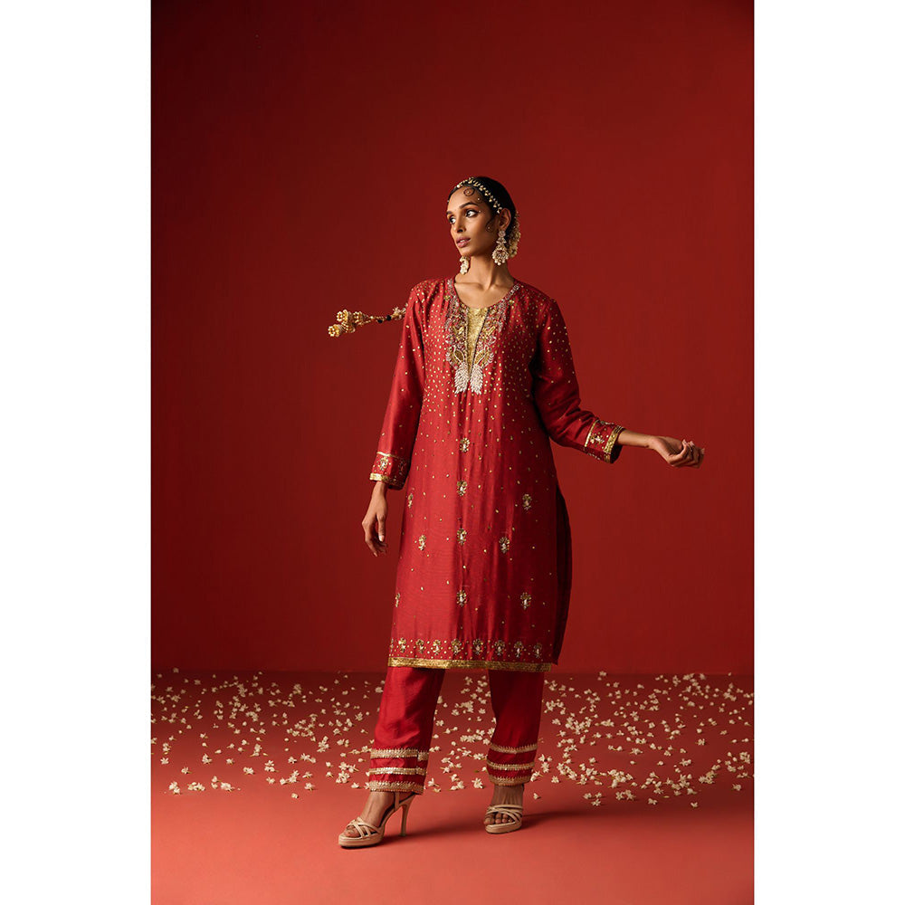 OHH CROW Maroon Embroidered Chanderi Kurta with Pant and Dupatta (Set of 3)