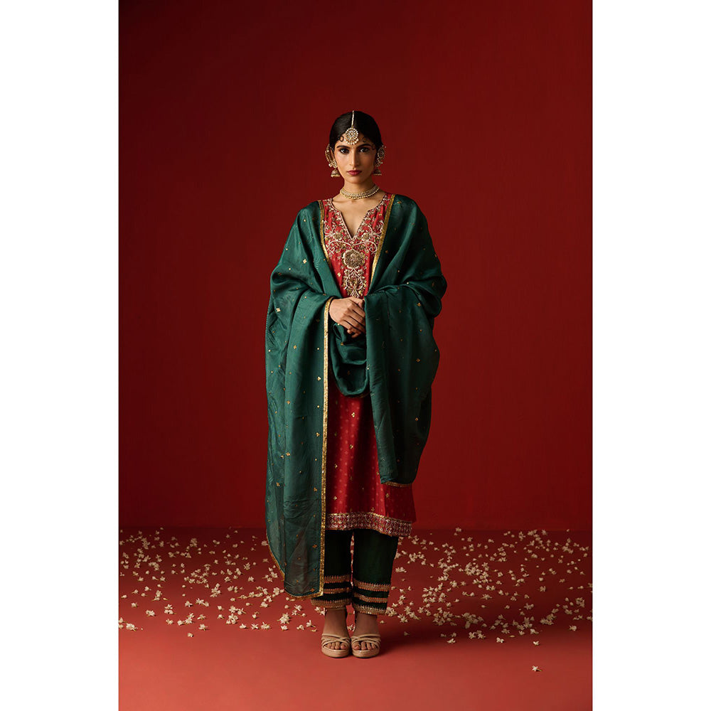 OHH CROW Maroon Embroidered Chanderi Kurta with Pant and Dupatta (Set of 3)