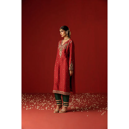 OHH CROW Maroon Embroidered Chanderi Kurta with Pant and Dupatta (Set of 3)