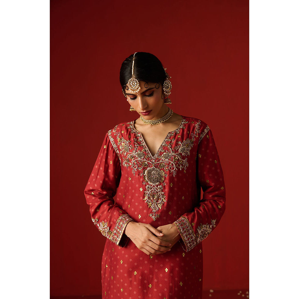OHH CROW Maroon Embroidered Chanderi Kurta with Pant and Dupatta (Set of 3)