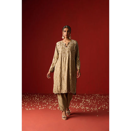 OHH CROW Beige Embroidered Raw Silk Kurta with Pant and Dupatta (Set of 3)