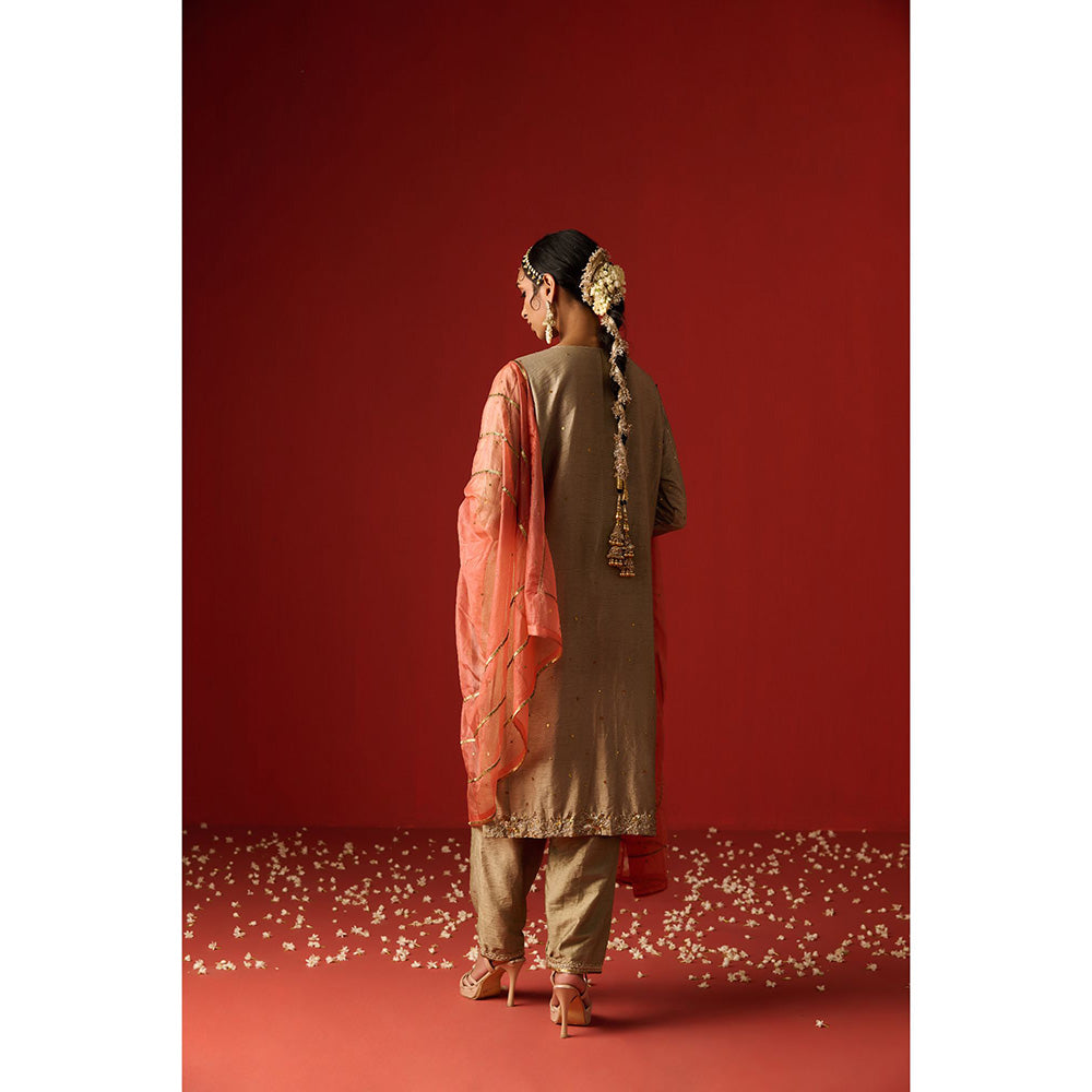 OHH CROW Beige Embroidered Raw Silk Kurta with Pant and Dupatta (Set of 3)