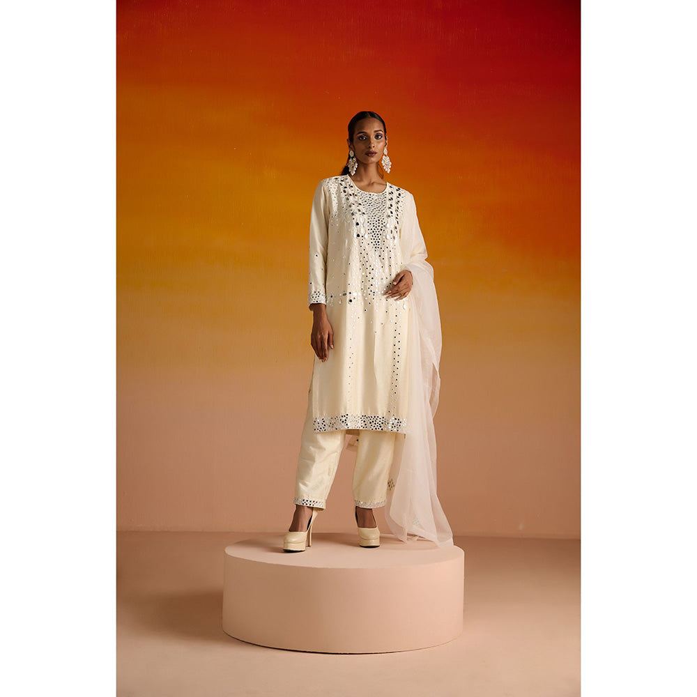 OHH CROW Ivory Embroidered Raw Silk Kurta with Pant and Dupatta (Set of 3)