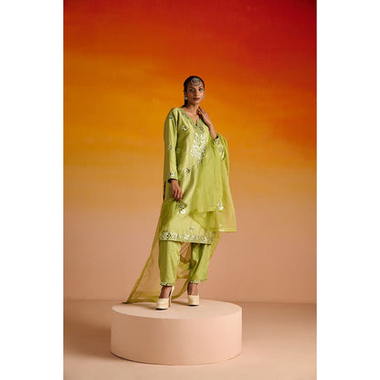 OHH CROW Green Embroidered Raw Silk Kurta with Pant and Dupatta (Set of 3)