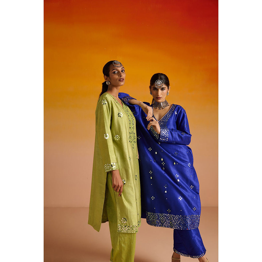 OHH CROW Green Embroidered Raw Silk Kurta with Pant and Dupatta (Set of 3)