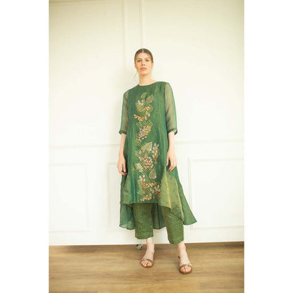 OJA Aurum Plantation Green Kurta and Pant (Set of 2)