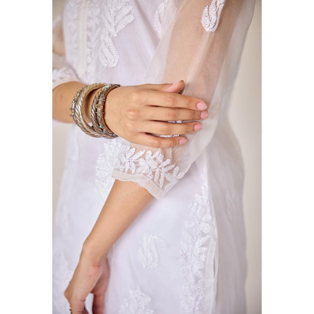 Old Marigold Elina White Organza Hand Embroidered Chikankari Kurta With Slip (Set of 2)