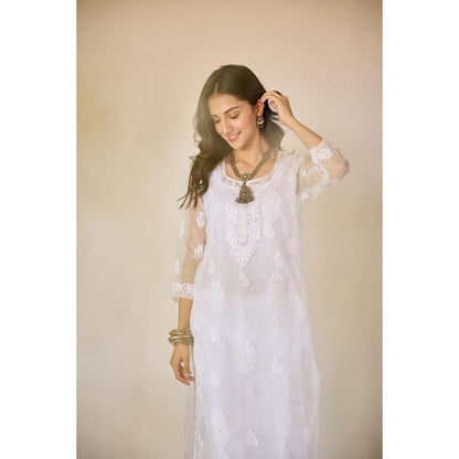 Old Marigold Elina White Organza Hand Embroidered Chikankari Kurta With Slip (Set of 2)