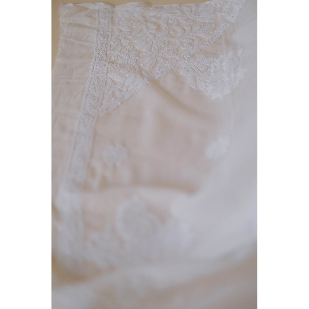 Old Marigold Anas White Mulmul Hand Embroidered Chikankari Dupatta