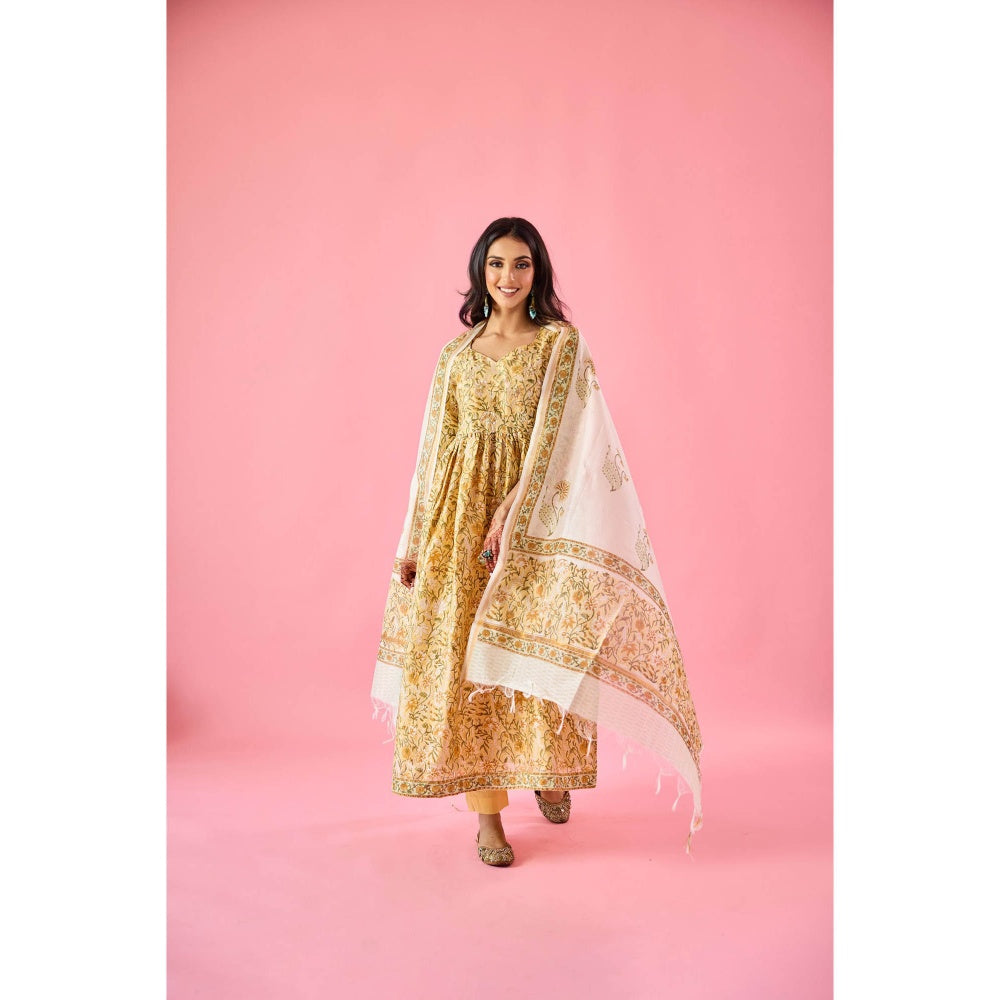 Old Marigold Parizaad Yellow Chanderi Hand Embellished Kurta Pant & Dupatta (Set of 3)