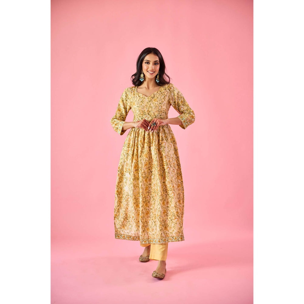 Old Marigold Parizaad Yellow Chanderi Hand Embellished Kurta Pant & Dupatta (Set of 3)