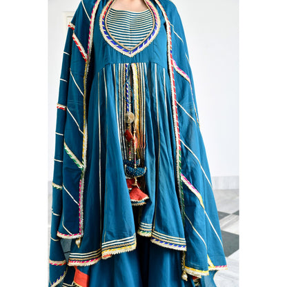 OMAANA Casa Meera Kurta Sharara Set (Set of 3)