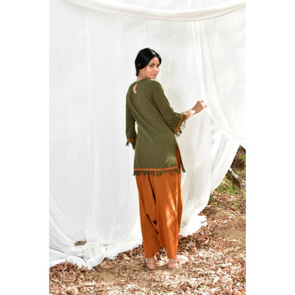 OMAANA Women Chanderi Green Kurta with Pant