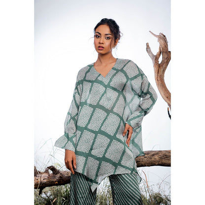 Omana by Ranjana Bothra Blue Printed Amy Co-Ord (Set of 3)