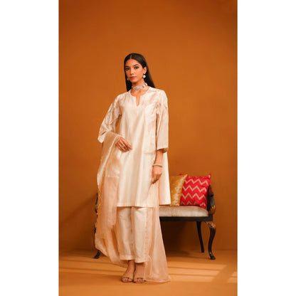 Omana by Ranjana Bothra Ivory Huma Applique Kurta with Pant and Dupatta (Set of 3)
