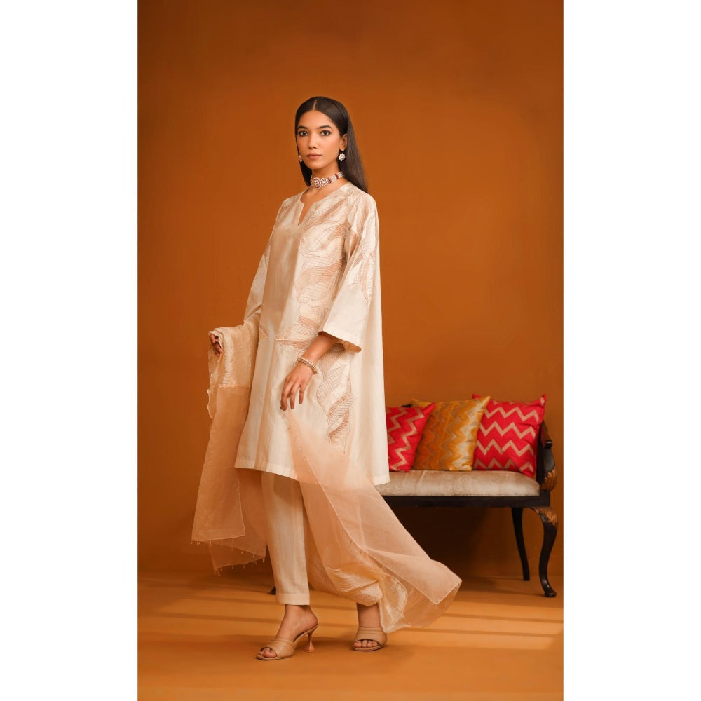 Omana by Ranjana Bothra Ivory Huma Applique Kurta with Pant and Dupatta (Set of 3)
