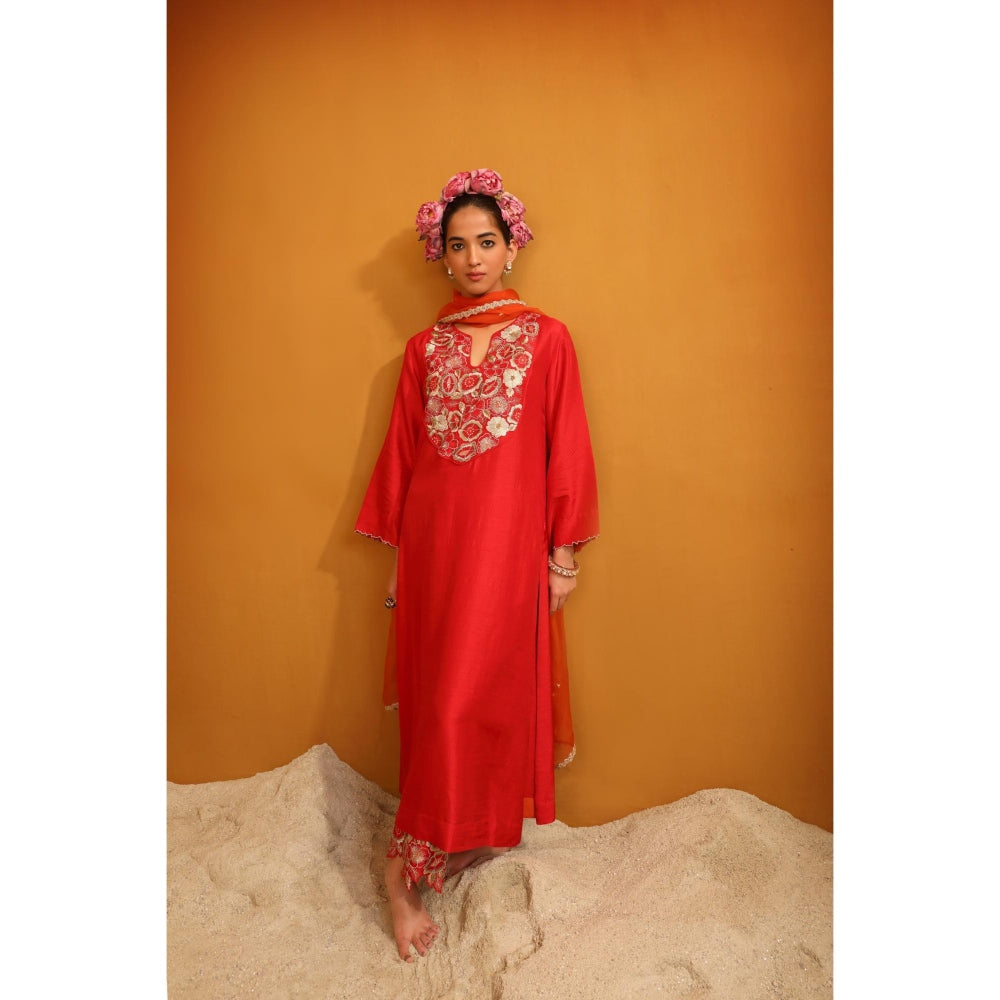 Omana by Ranjana Bothra Red Naaz Kurta with Pant and Dupatta (Set of 3)