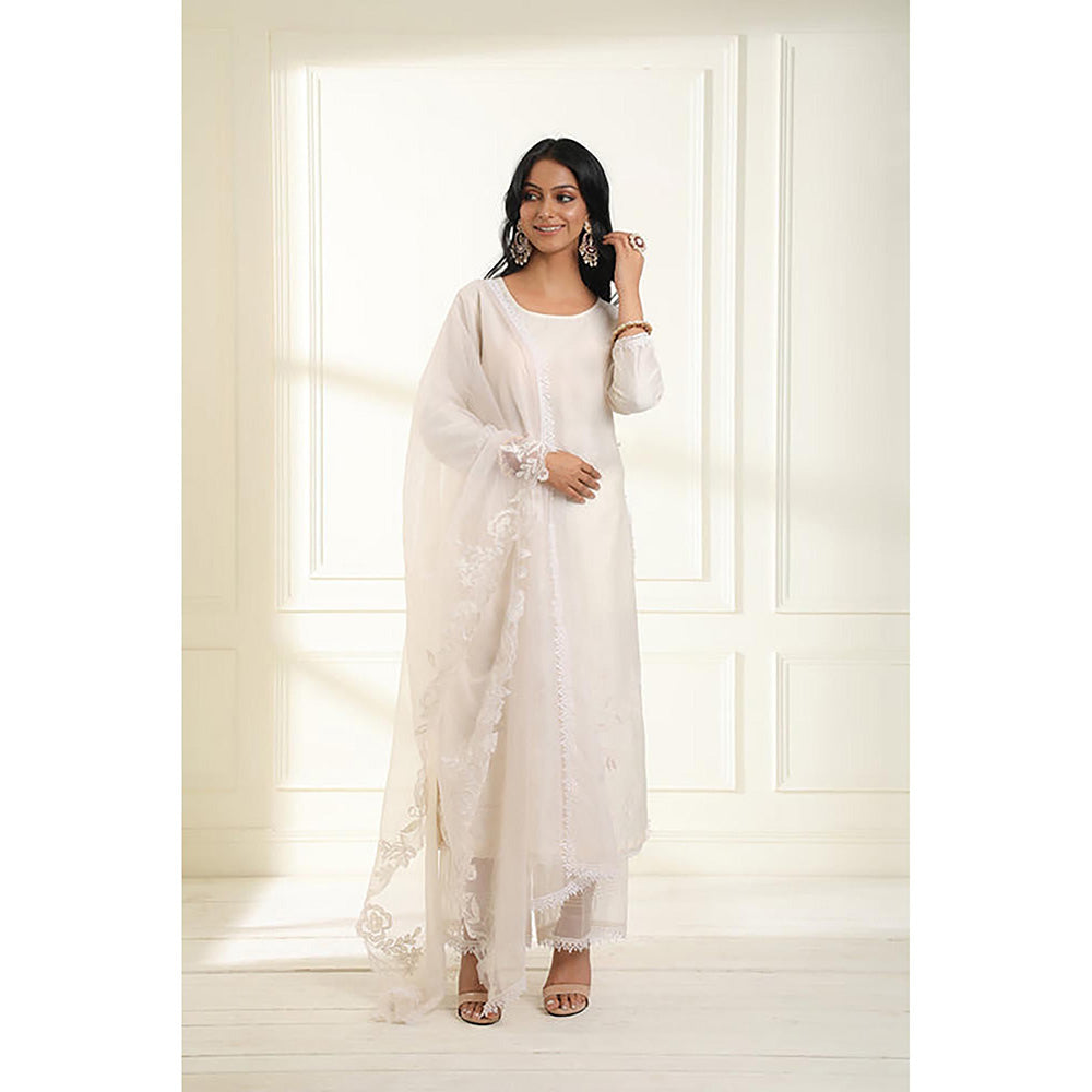 Omana by Ranjana Bothra Ivory Embroidered Kurta With Pant And Dupatta