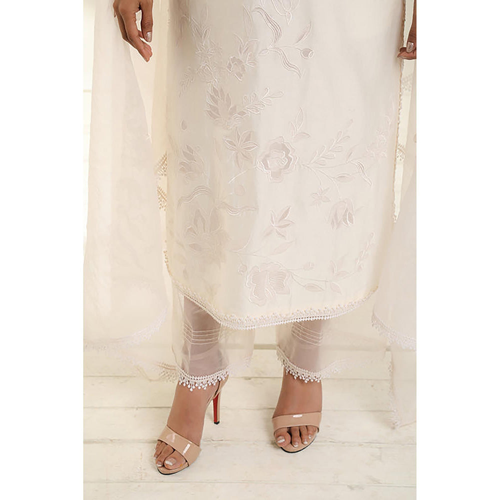 Omana by Ranjana Bothra Ivory Embroidered Kurta With Pant And Dupatta