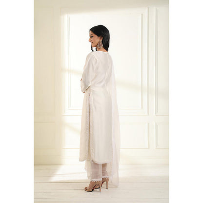 Omana by Ranjana Bothra Ivory Embroidered Kurta With Pant And Dupatta