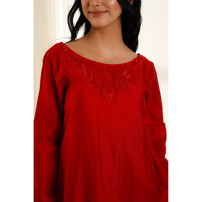 Omana by Ranjana Bothra Red Embroidered Boat Neck Kurta With Pant And Dupatta