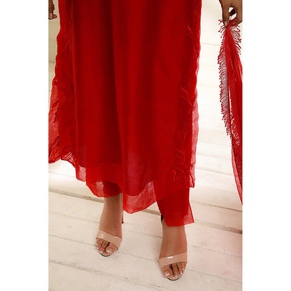 Omana by Ranjana Bothra Red Embroidered Boat Neck Kurta With Pant And Dupatta