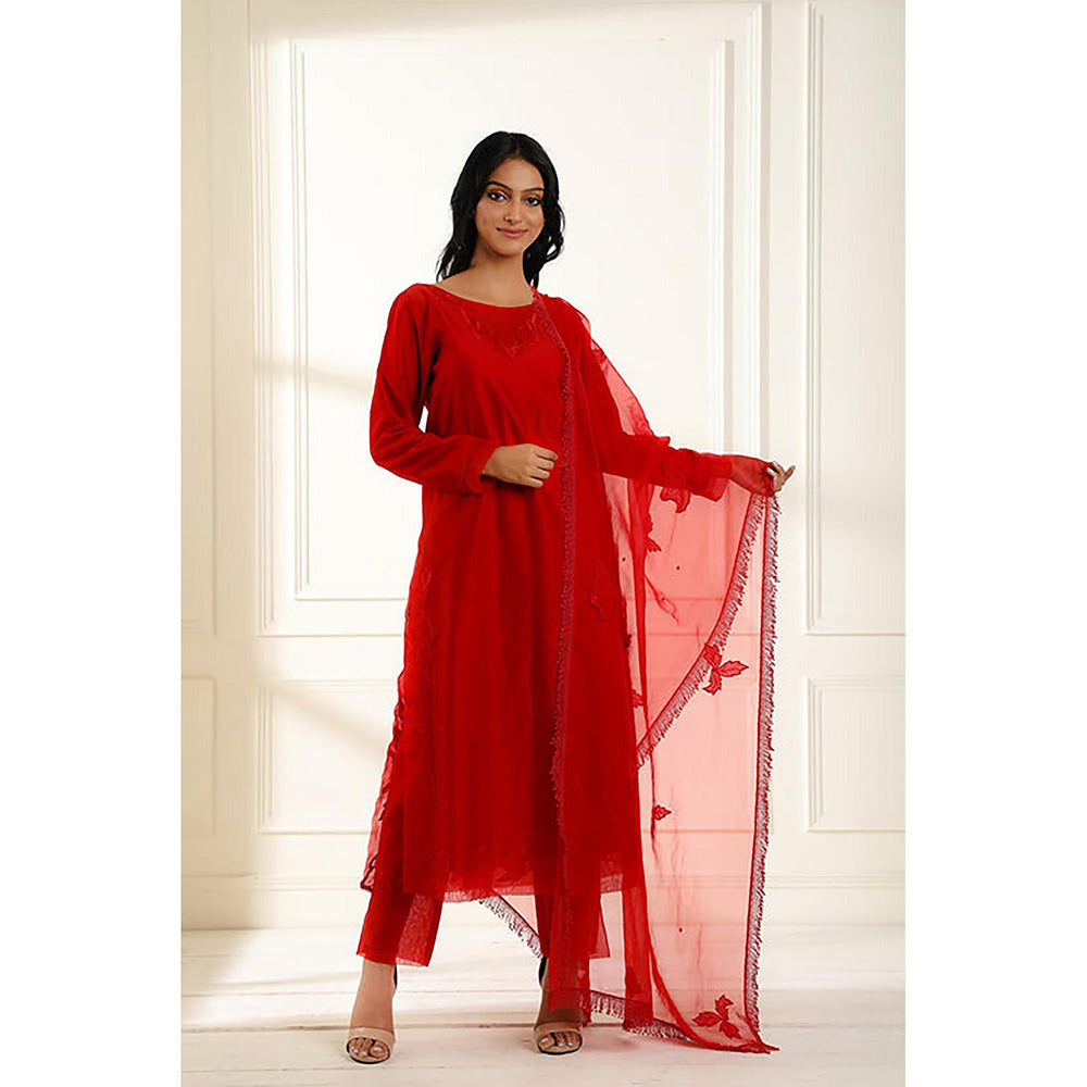 Omana by Ranjana Bothra Red Embroidered Boat Neck Kurta With Pant And Dupatta