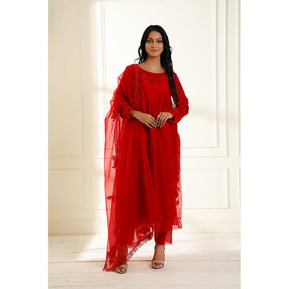 Omana by Ranjana Bothra Red Embroidered Boat Neck Kurta With Pant And Dupatta