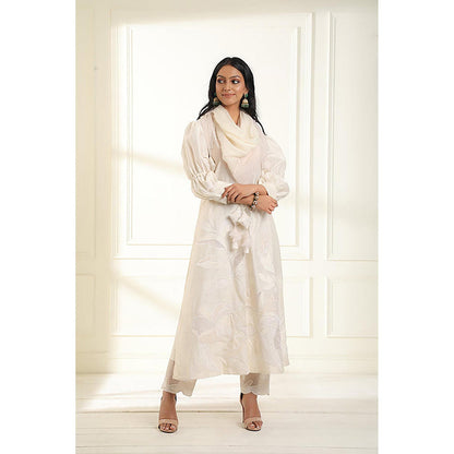 Omana by Ranjana Bothra Ivory Embroidered Puff Sleeves Kurta With Pant And Dupatta