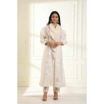 Omana by Ranjana Bothra Ivory Embroidered Puff Sleeves Kurta With Pant And Dupatta