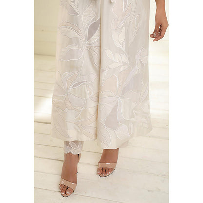 Omana by Ranjana Bothra Ivory Embroidered Puff Sleeves Kurta With Pant And Dupatta