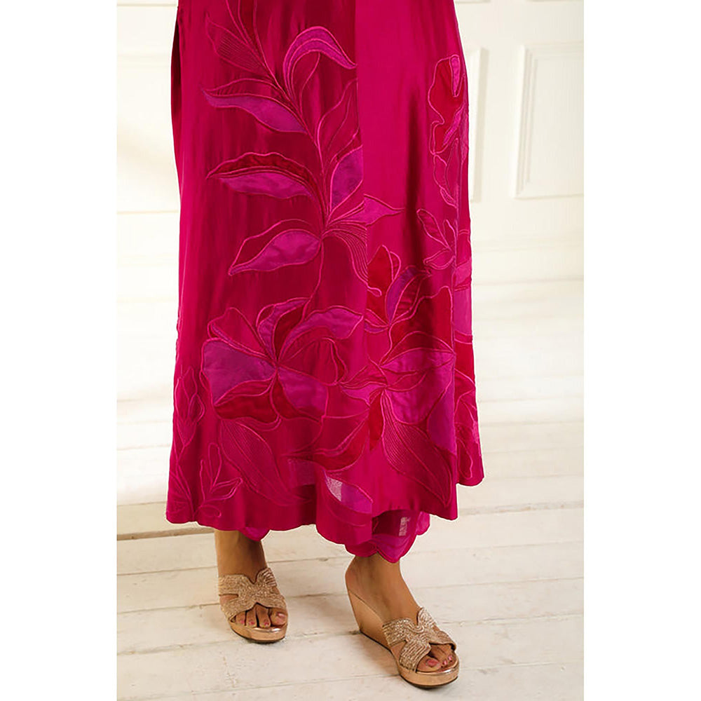 Omana by Ranjana Bothra Pink Embroidered Puff Sleeves Kurta With Pant And Dupatta