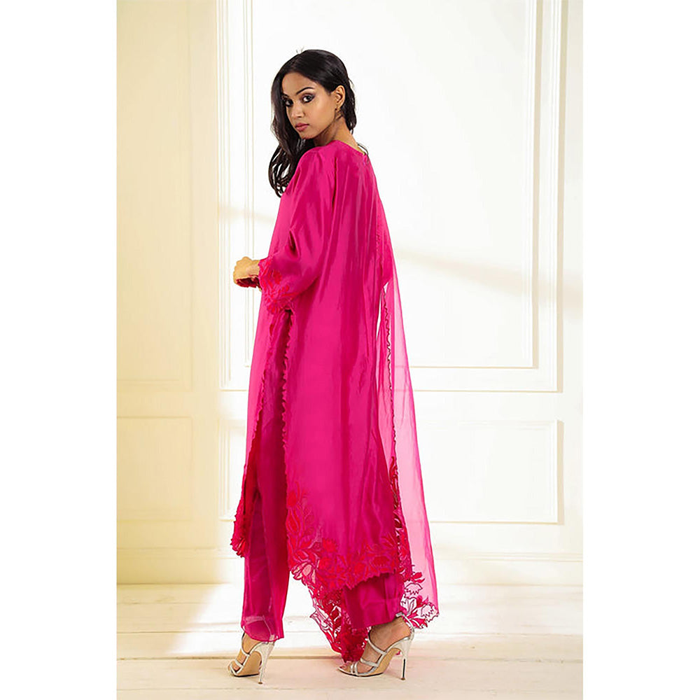 Omana by Ranjana Bothra Pink Embroidered Kurta With Pant And Dupatta