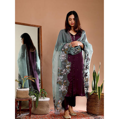 Omana by Ranjana Bothra Purple Embroidered V-Neck Kurta With Pant And Dupatta