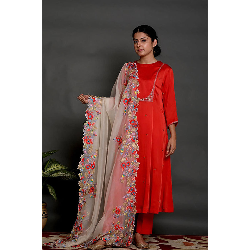 Omana by Ranjana Bothra Red Floral Three Fourth Sleeves Crew Neck Kurta With Pant And Dupatta